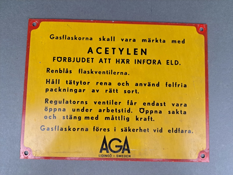 Plåtskylt, Aga