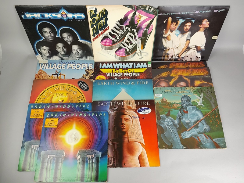 LP-skivor 13 st, bl.a. Earth Wind & Fire, Jacksons, Village People m.fl