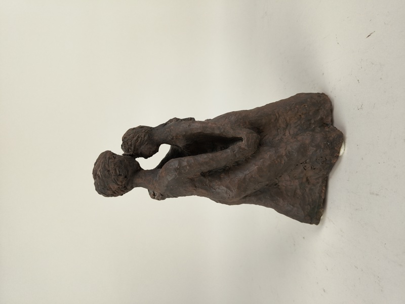 Figurin, Lergods, signerad