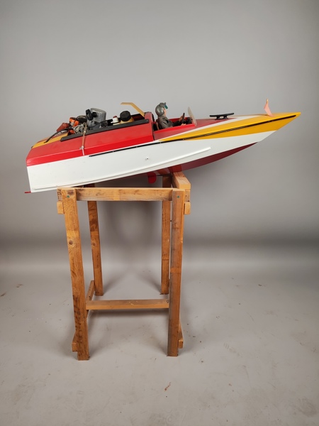 Modellbåt / RC Båt, trä med bensinmotor