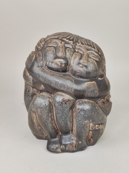 Skulptur, "Omfamningen" Åke Holm, signerad