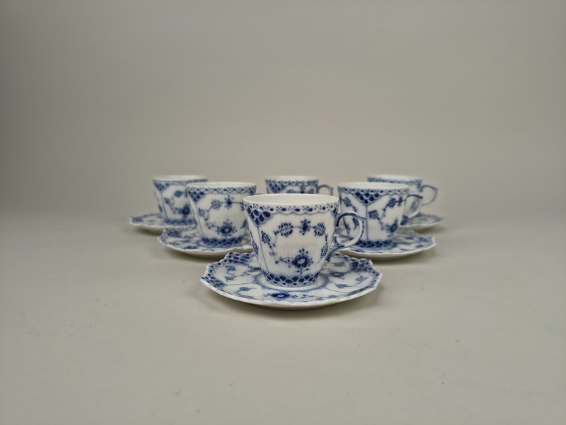 Moccakoppar, "Musselmalet" Halvblond Royal Copenhagen Danmark