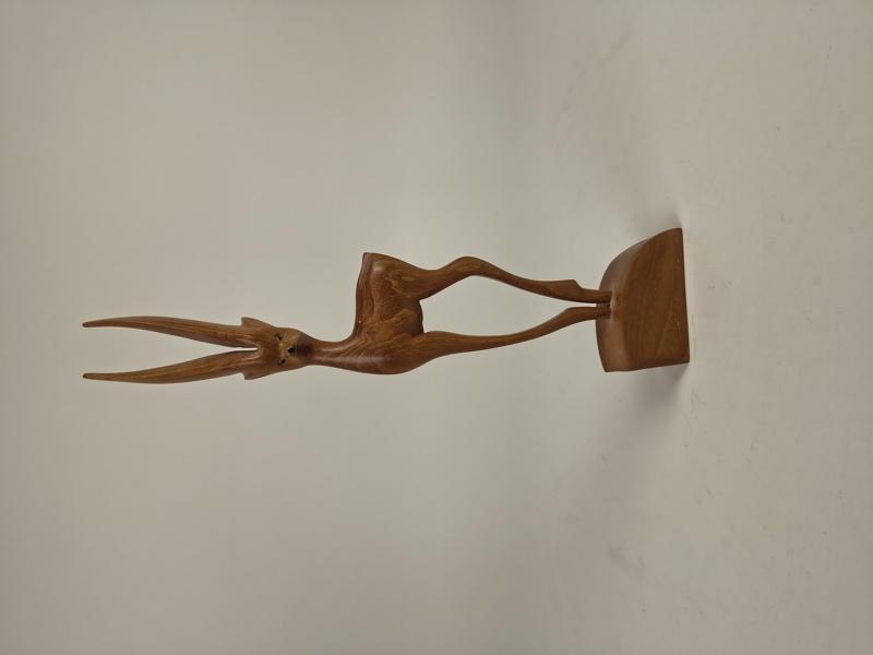 Skulptur, teak, signerad OG
