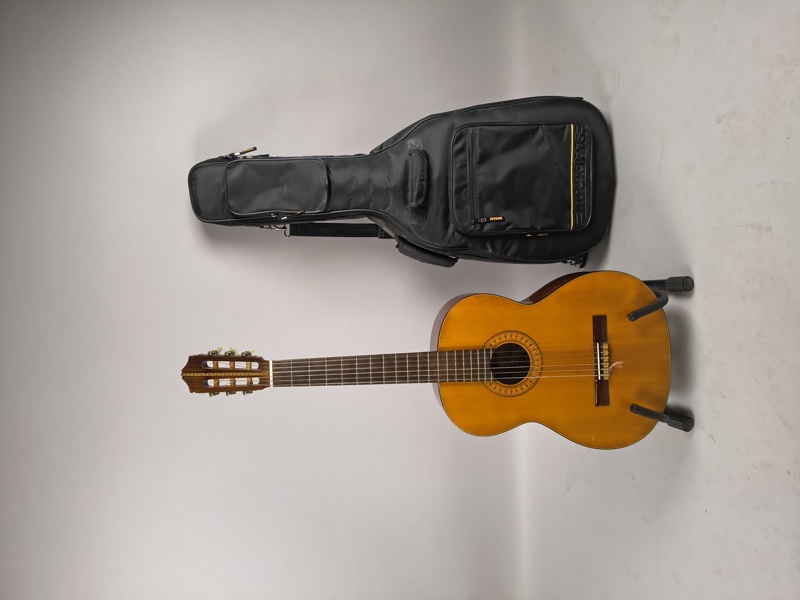 Akustisk Gitarr, Morris G-203