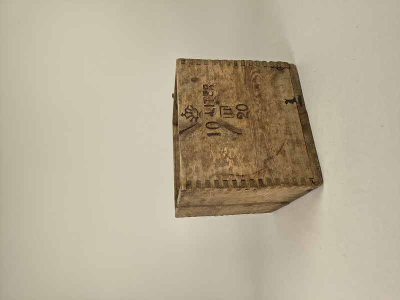 Trämått, krönt, 10L