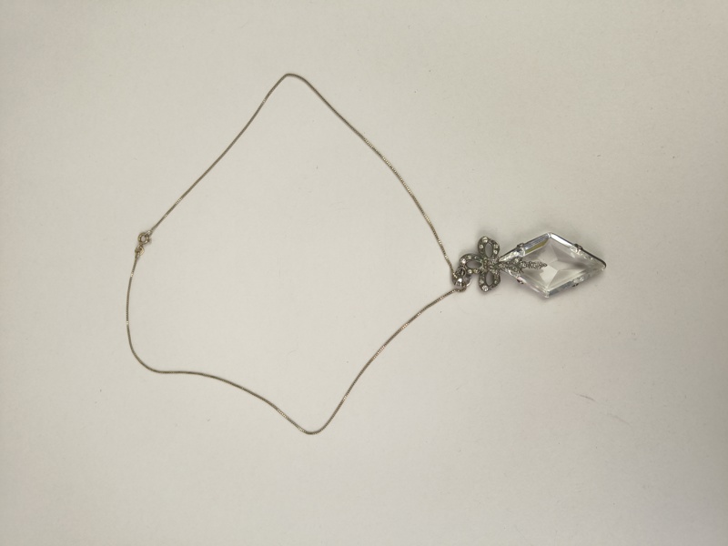 Halsband med hänge, Silver & bergkristall