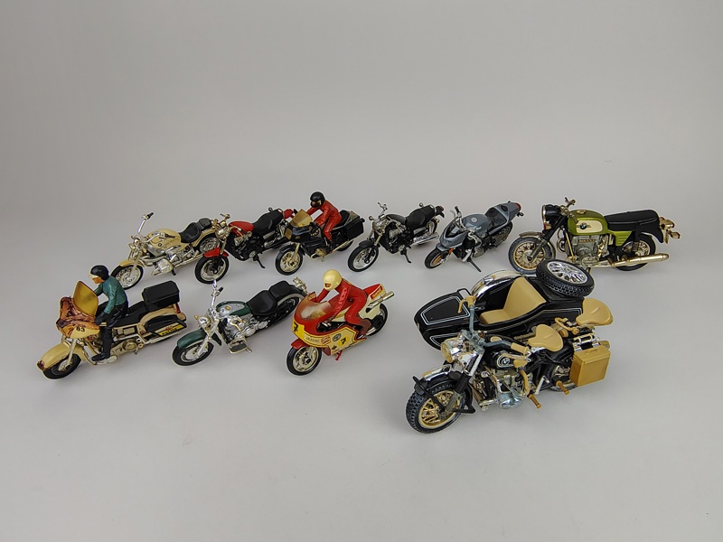 Leksaker/Modellmotorcyklar, bl.a. Polistil Italien