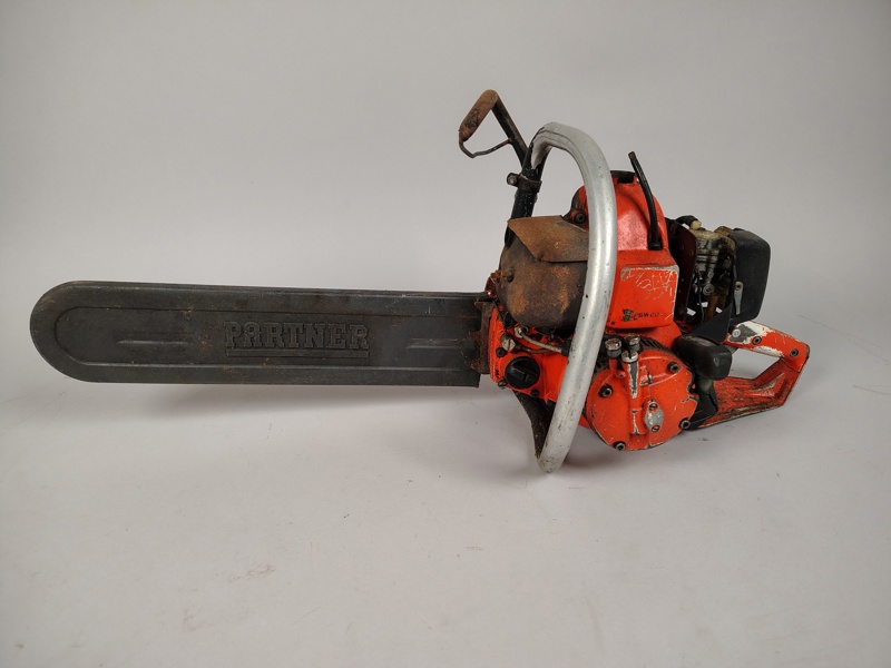 Äldre motorsåg, Husqvarna