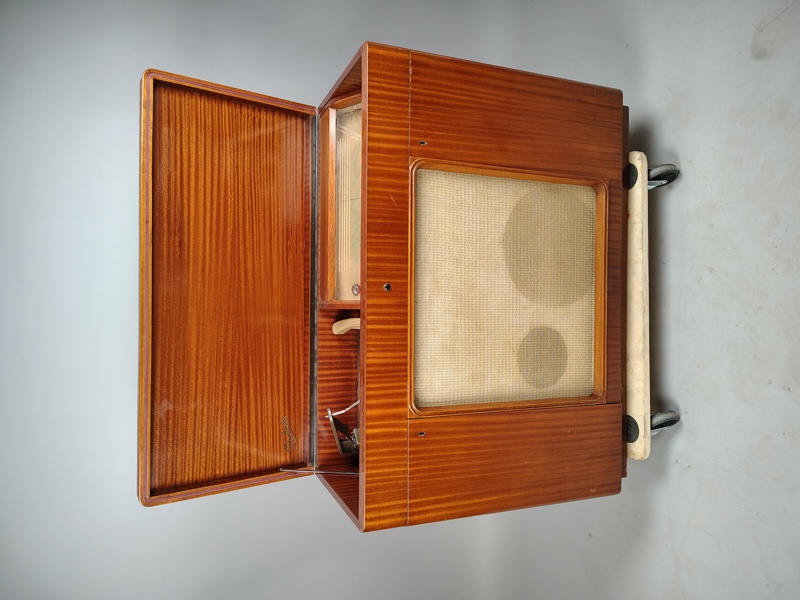 Radiogrammofonmöbel, Radiola Typ 478