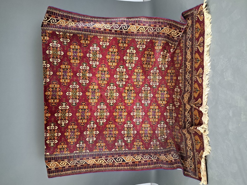 Orientalisk matta, handknuten troligtvis "Tekke" Turkmenistan ,