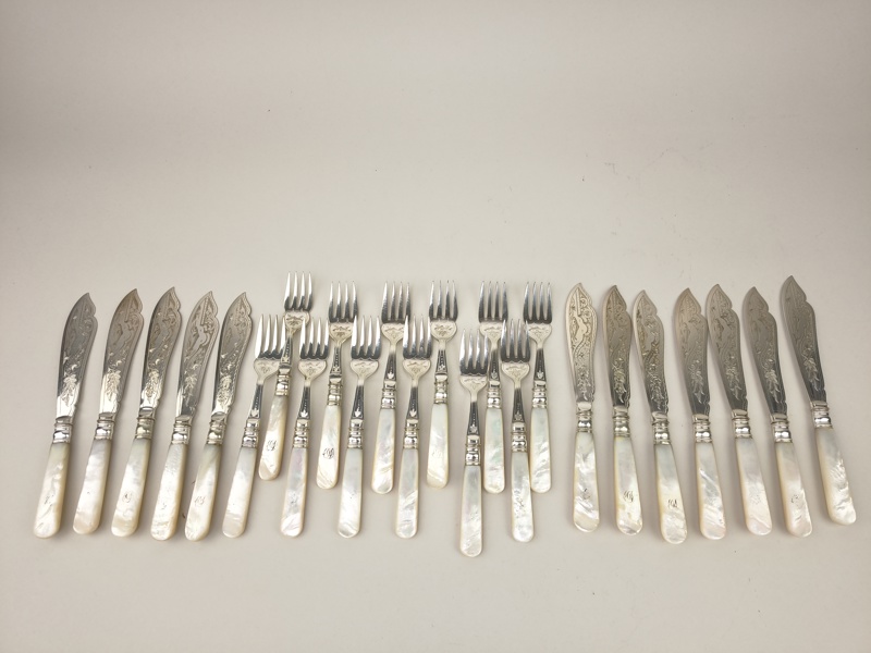 Fiskbestick, pärlemor & nysilver, England