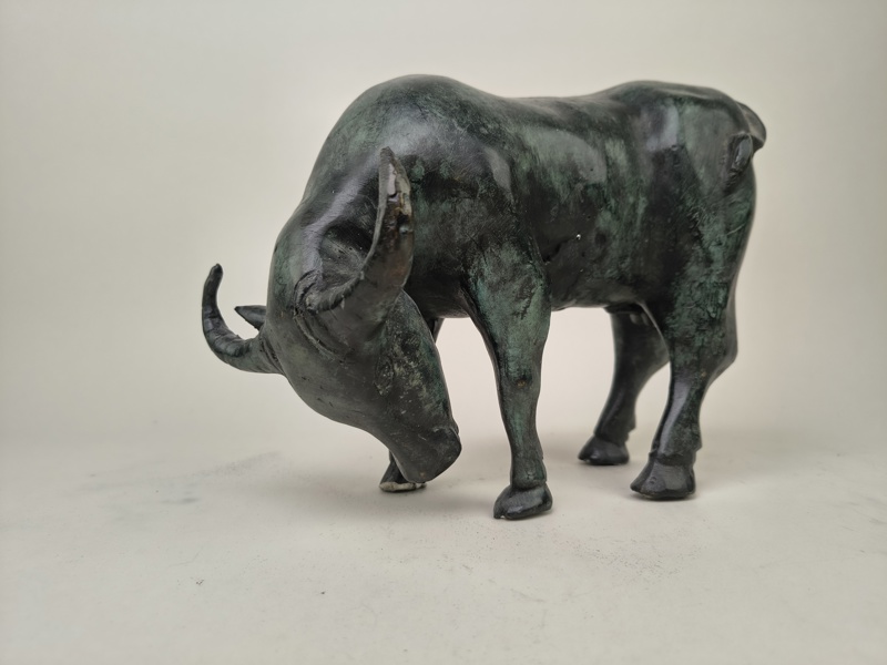 Skulptur, Oxe, patinerad Brons