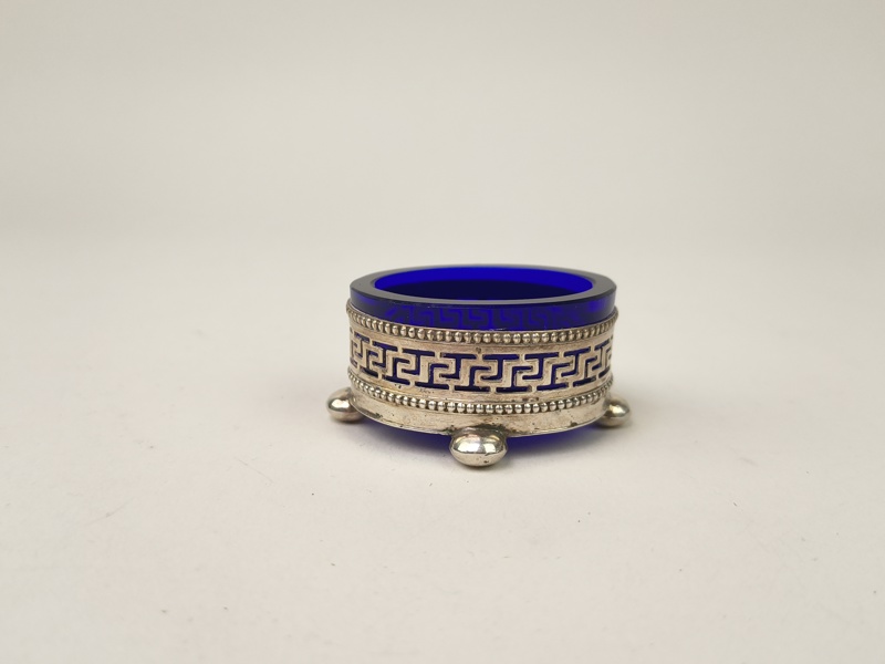 Saltkar, Silver med glas, Gustaviansk-stil