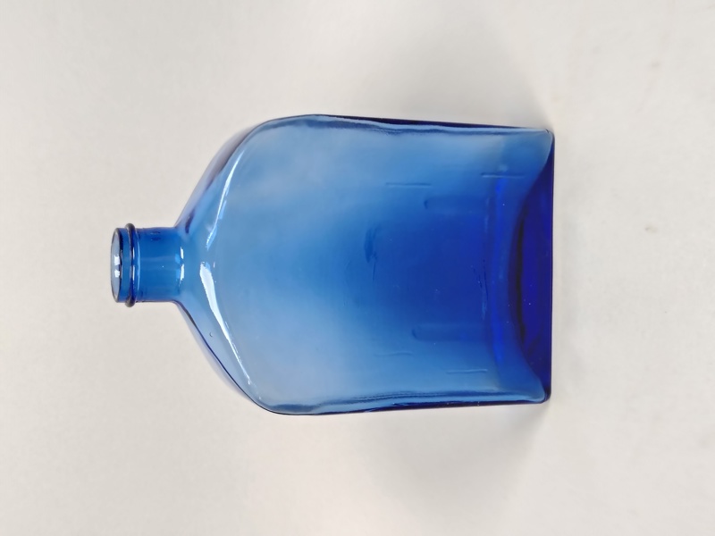 Flaska, "Lankkupullo" Helena Tynell