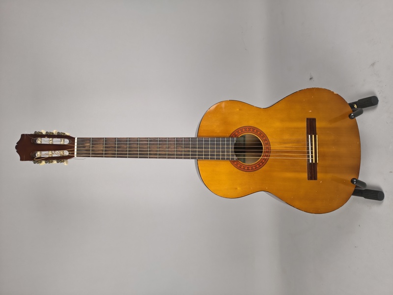 Akustisk Gitarr, Yamaha C 40