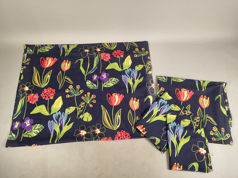 Gardiner & kappor, "Floral" blå Kinnamark