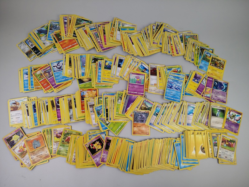 Pokémonkort, ca 800 st