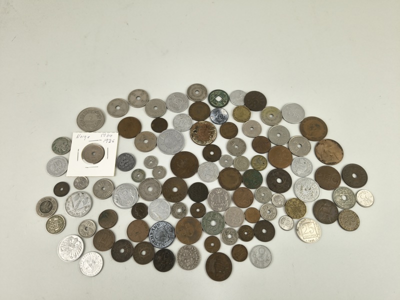 Parti äldre utländska mynt
