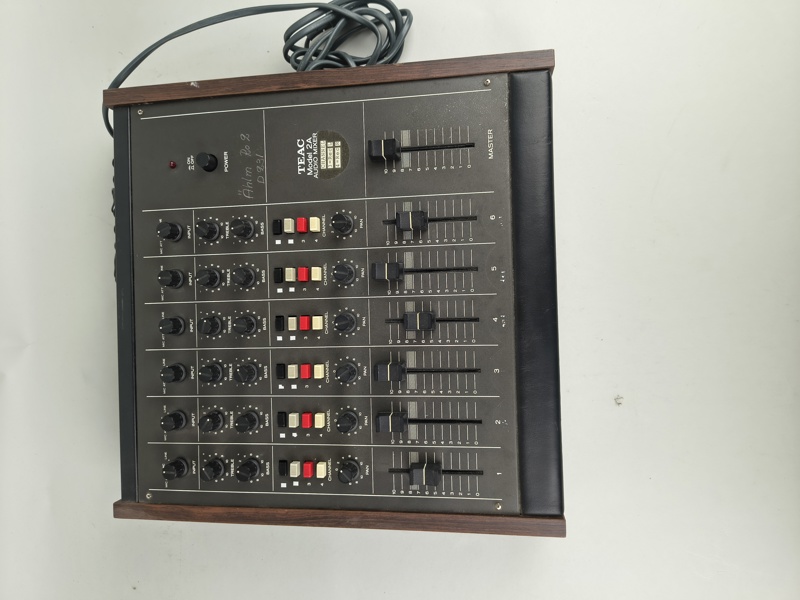 Mixerbord, Teac Model 2 A Audio Mixer