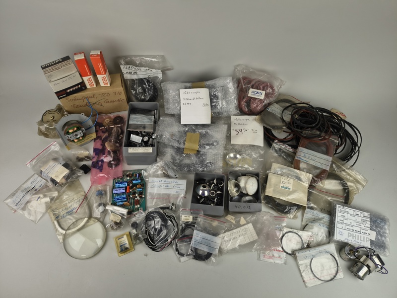 Parti elektronikkomonenter/ delar till diverse elektronik