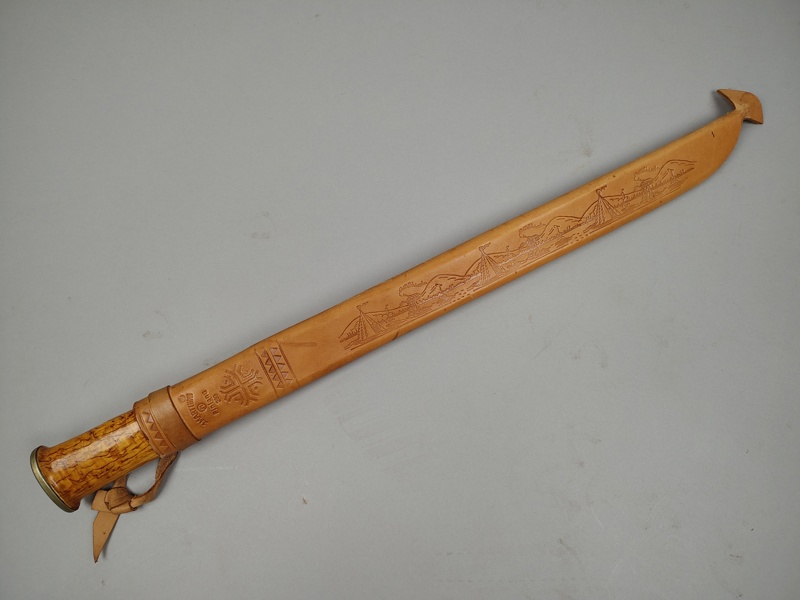 Lång kniv, J. Marttiini, Finland