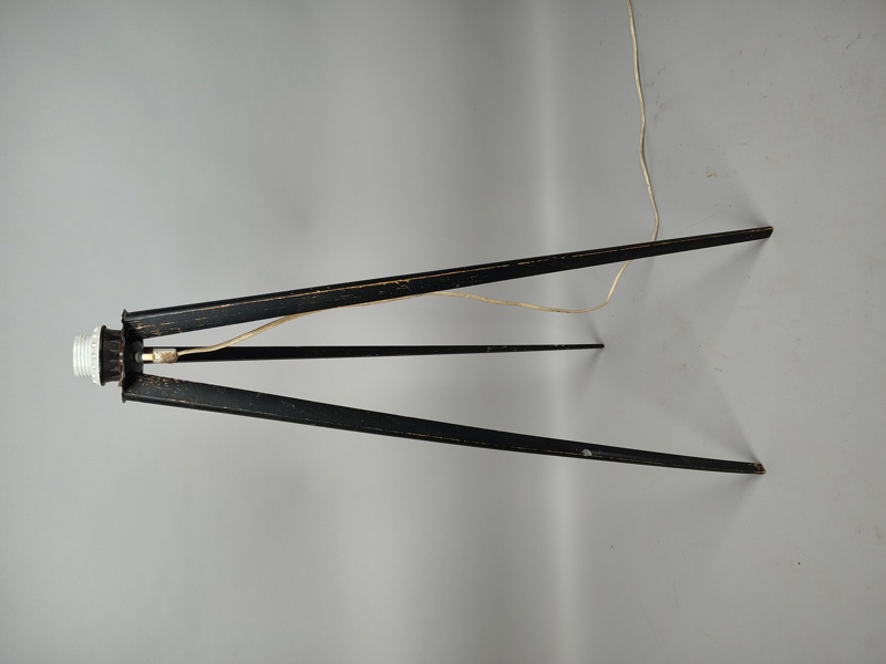 Golvlampa, tripod