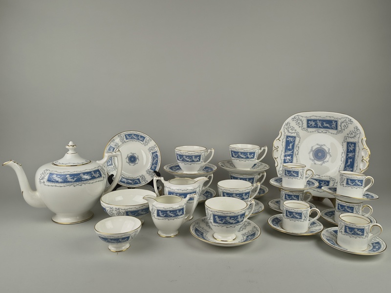 Servis, "Revelry" Coalport England