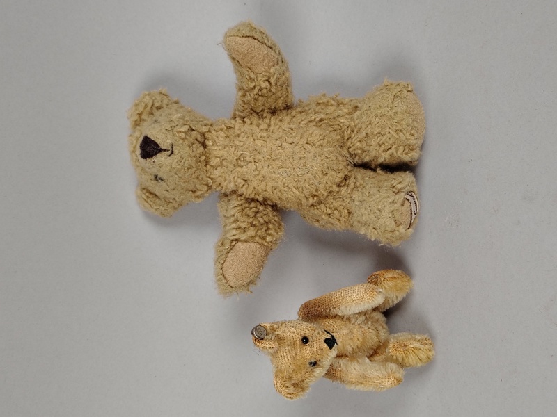 Nallar 2 st bl.a. Steiff