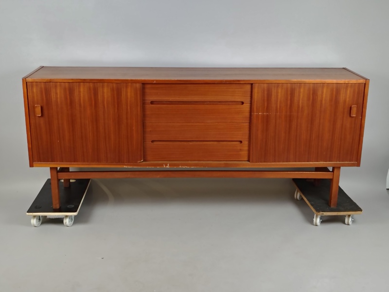 Sideboard, "Arild" Troeds Bjärnum, Valnöt