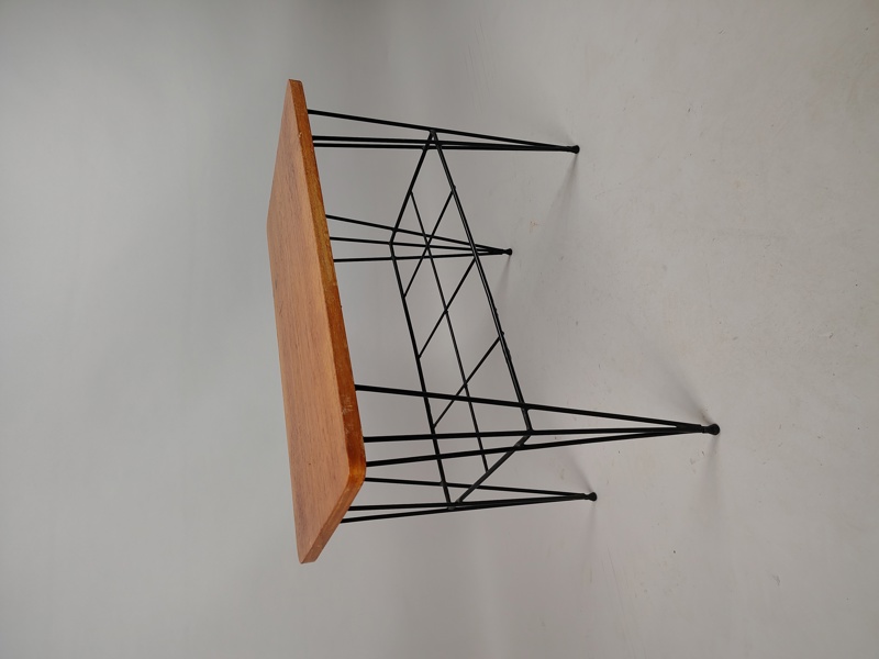 Tidningsbord, Stringmodell
