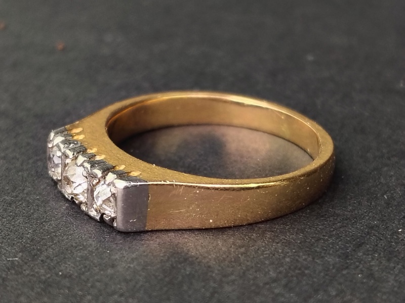 Ring, 18 k Guld & Diamanter 3 st