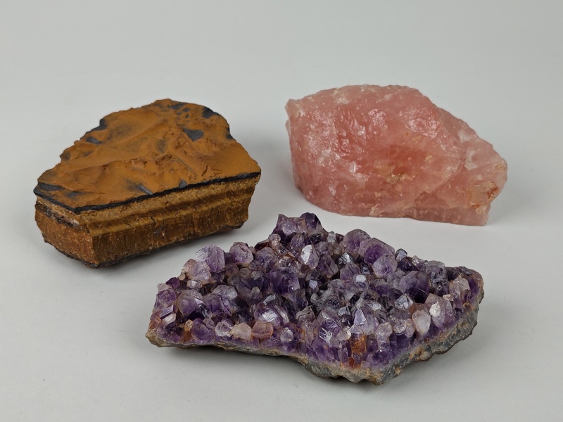 Mineral & Kristall, Ametist, Rosenkvarts & Tigeröga