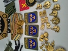 Parti Militära Emblem, knappar, pins m.fl.