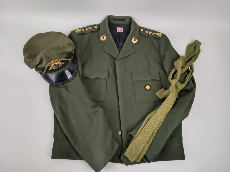 Uniformsjacka & hatt, Militär