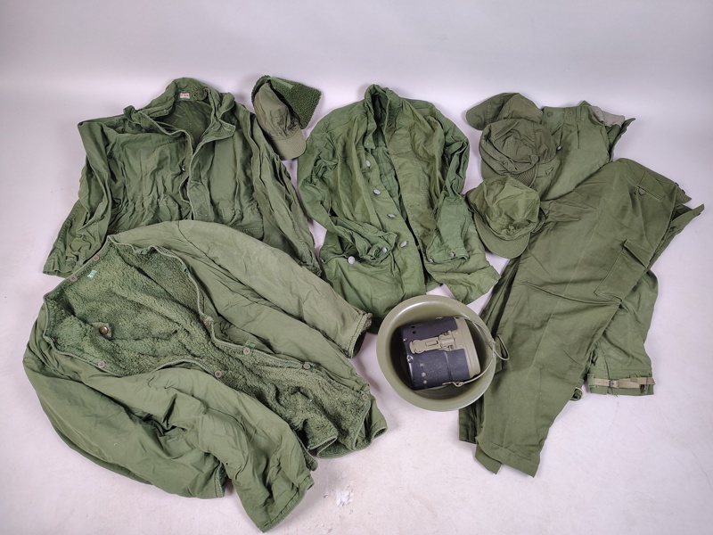 Parti Militärt bl.a. Kläder