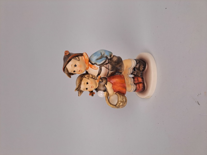 Figurin, "Surprise" Goebel