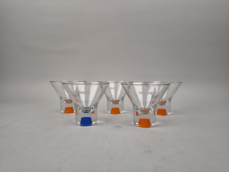 Martiniglas, Absolut vodka 5 st
