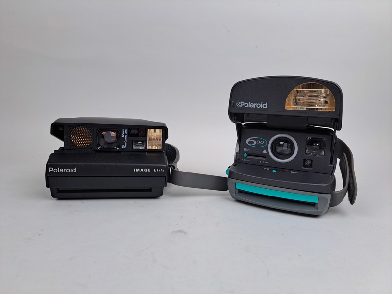 Polaroidkamera, 2 st