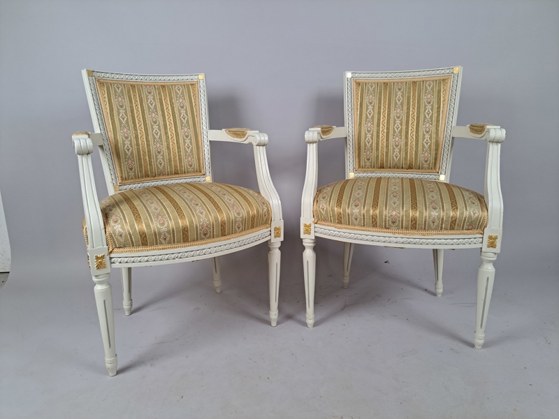 Karmstolar 2 st, Gustaviansk-stil