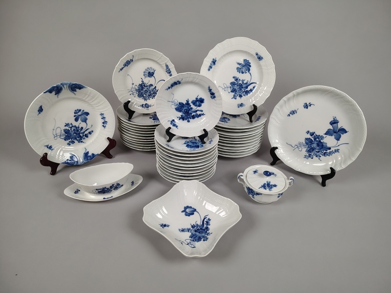 Matservis, "Blå blomster" Royal Copenhagen Danmark 41 delar