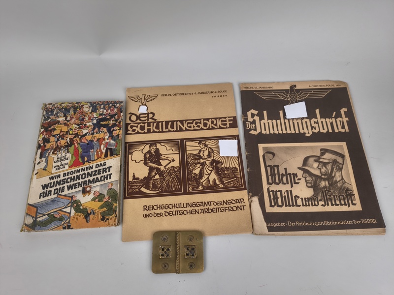 Magasin, bok & bältesspänne, Tredje Riket