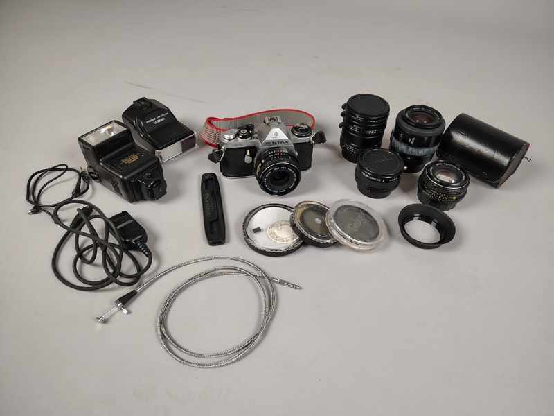 Kamera, Pentax MLE, med tillbehör