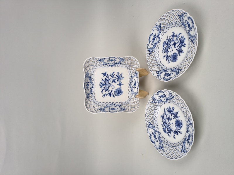 Gallerfat & assietter, "Lökmönstret" Meissen Tyskland