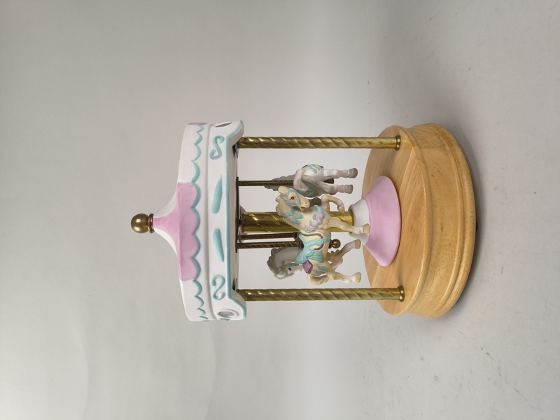 Speldosa, porslin & trä