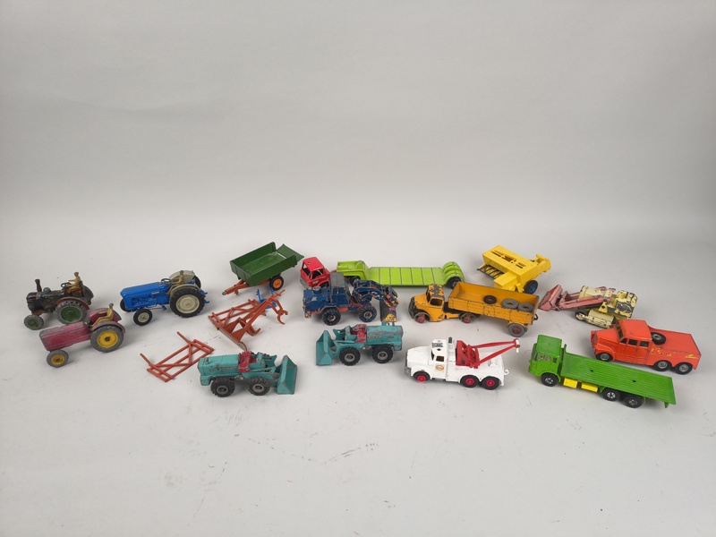 Parti leksaksbilar, mestadels England