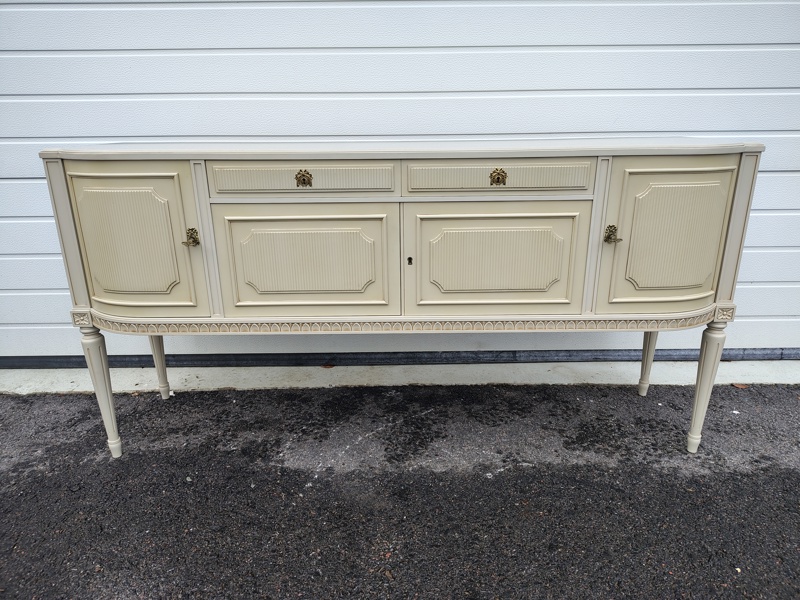 Sideboard, Axet-modell/Gustaviansk-stil, Blomstermåla Möbelfabrik