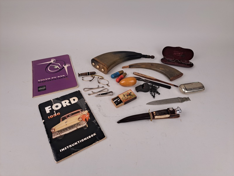 Parti kuriosa bl.a. Instruktionsbok Volvo PV