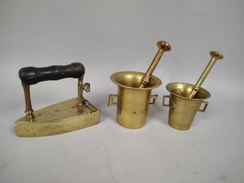 Mortlar & strykjärn, mässing