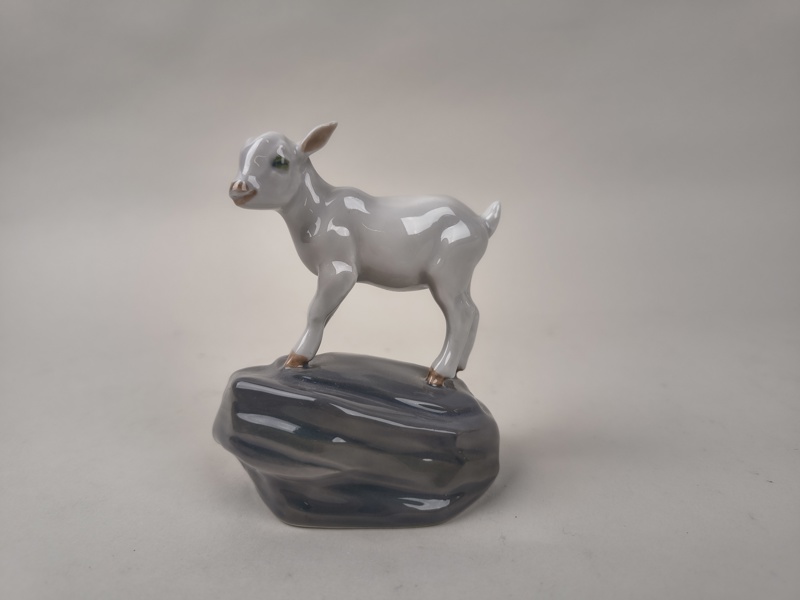 Figurin, no 4760 Royal Copenhagen Danmark