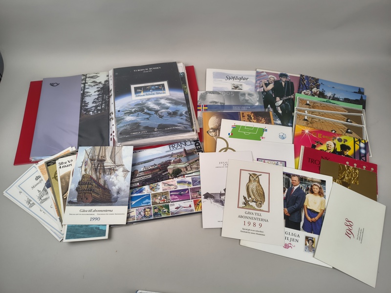 Parti frimärken, minnesmärken m.fl. bl.a. Postfriska